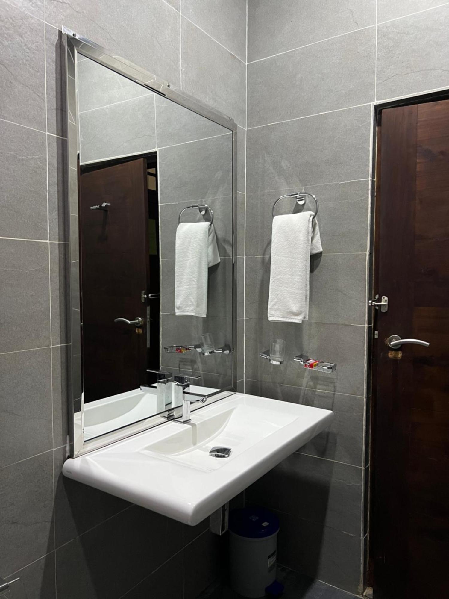 Lohas Beach Resort Villa Kalutara Ngoại thất bức ảnh
